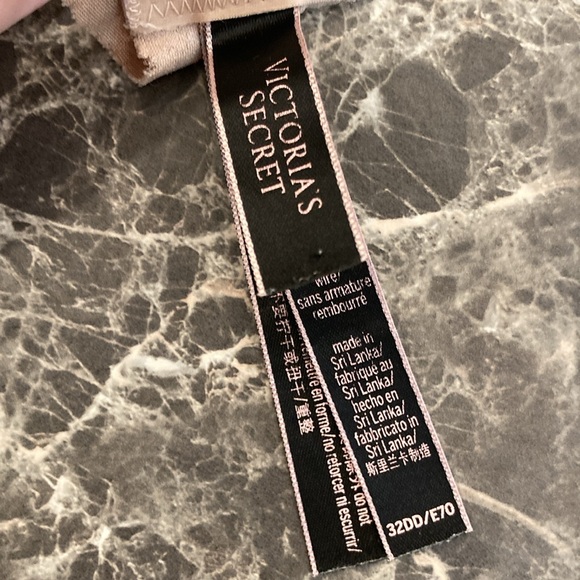 LOT OF 4 VICTORIA’S SECRET BRAS - Picture 11 of 13